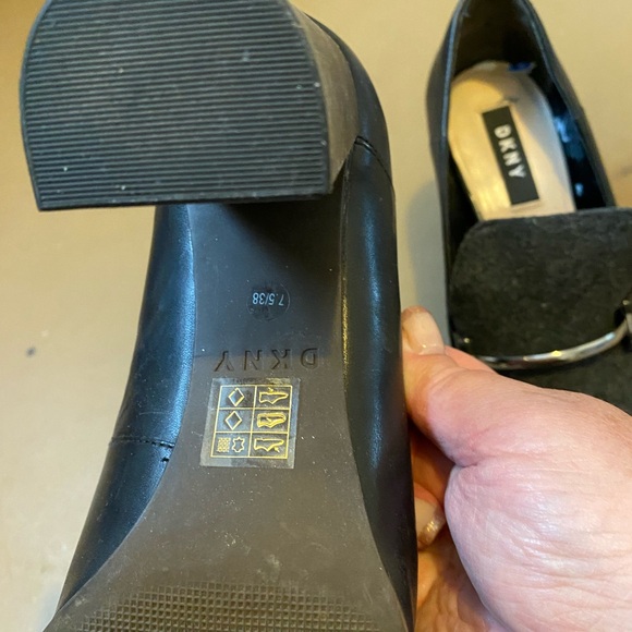 DKNY shoe - Picture 4 of 4